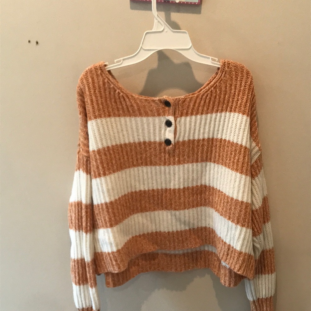 American eagle sweater!!